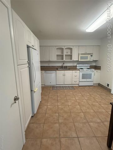 150 E Long Lake Road, Bloomfield Charter Township, MI 48304