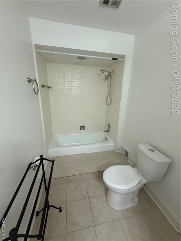 150 E Long Lake Road, Bloomfield Charter Township, MI 48304