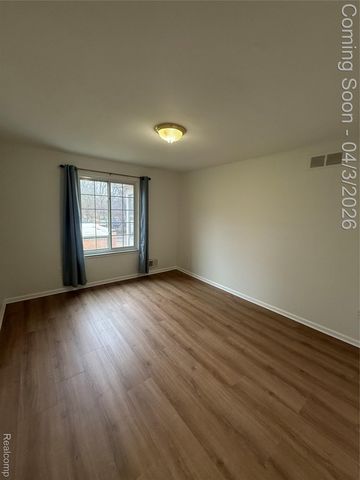 150 E Long Lake Road, Bloomfield Charter Township, MI 48304