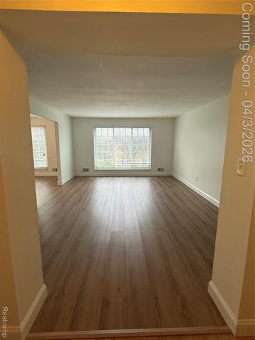 150 E Long Lake Road, Bloomfield Charter Township, MI 48304