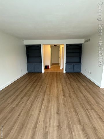 150 E Long Lake Road, Bloomfield Charter Township, MI 48304