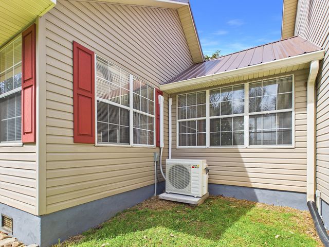 228 County Road 326, Sweetwater, TN 37874