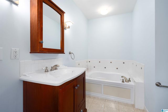 938 CONROY ROAD, Birmingham, AL 35222