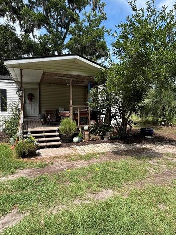 18520 N HIGHWAY 329, Reddick, FL 32686