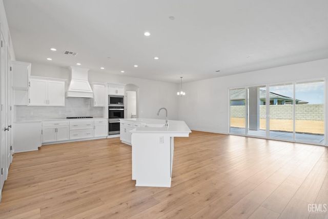 7422 Allenmeir Court, Bakersfield, CA 93314