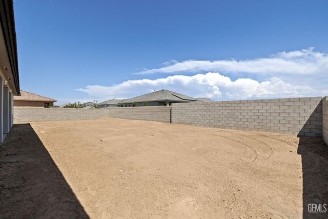7422 Allenmeir Court, Bakersfield, CA 93314