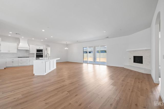 7422 Allenmeir Court, Bakersfield, CA 93314