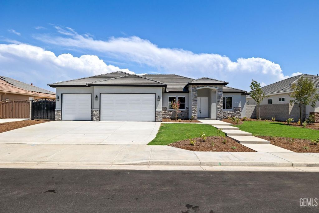 7422 Allenmeir Court, Bakersfield, CA 93314