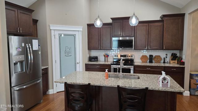 292 Woodgate Drive, Crossville, TN 38571