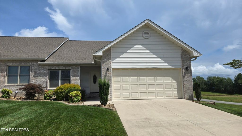 292 Woodgate Drive, Crossville, TN 38571