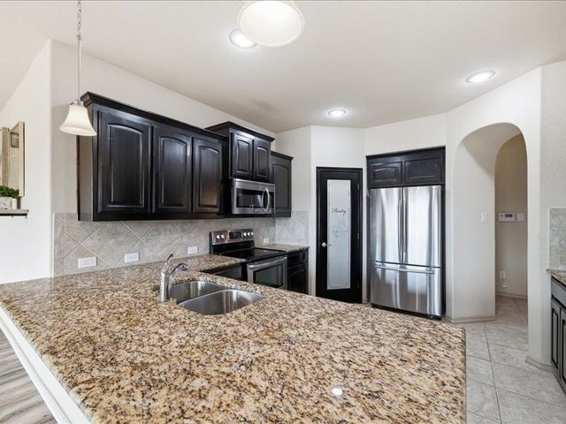 1101 Sierra Blanca Drive, Burleson, TX 76028