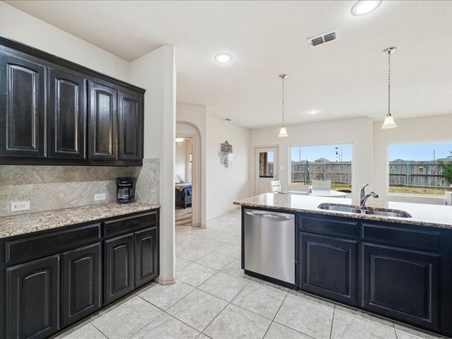 1101 Sierra Blanca Drive, Burleson, TX 76028