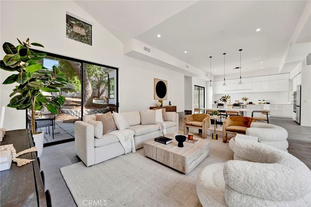 325 W Grandview Avenue, Sierra Madre, CA 91024