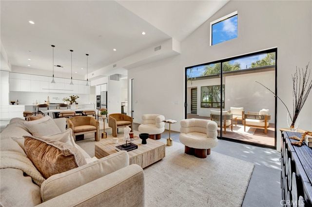 325 W Grandview Avenue, Sierra Madre, CA 91024