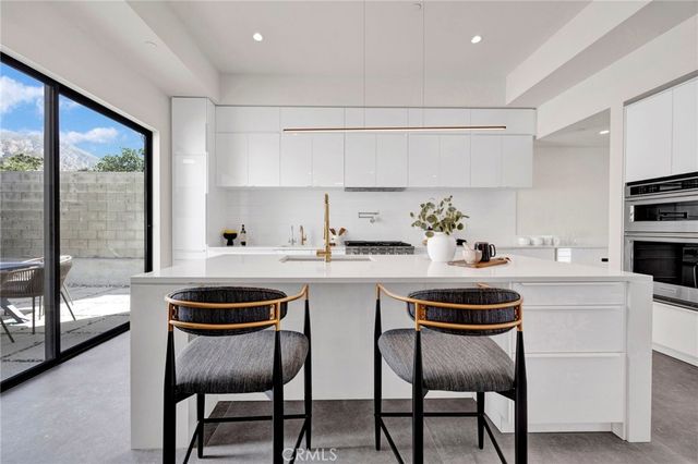325 W Grandview Avenue, Sierra Madre, CA 91024