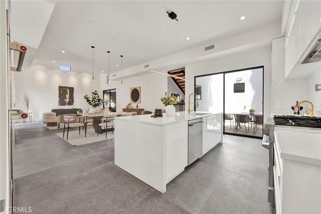 325 W Grandview Avenue, Sierra Madre, CA 91024