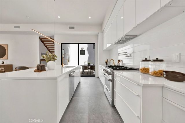 325 W Grandview Avenue, Sierra Madre, CA 91024