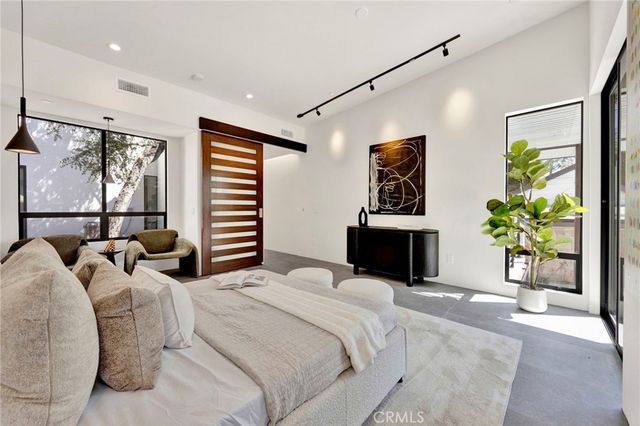 325 W Grandview Avenue, Sierra Madre, CA 91024