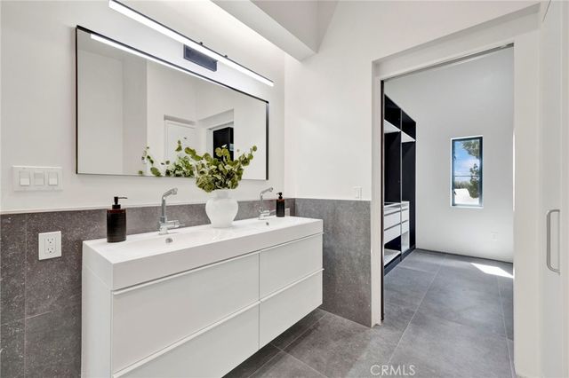 325 W Grandview Avenue, Sierra Madre, CA 91024