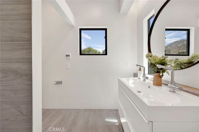 325 W Grandview Avenue, Sierra Madre, CA 91024