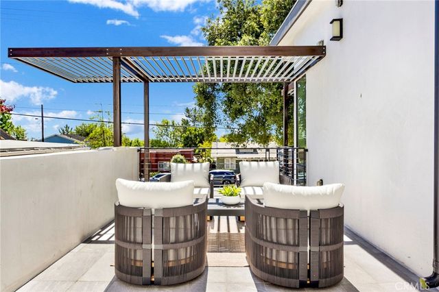 325 W Grandview Avenue, Sierra Madre, CA 91024
