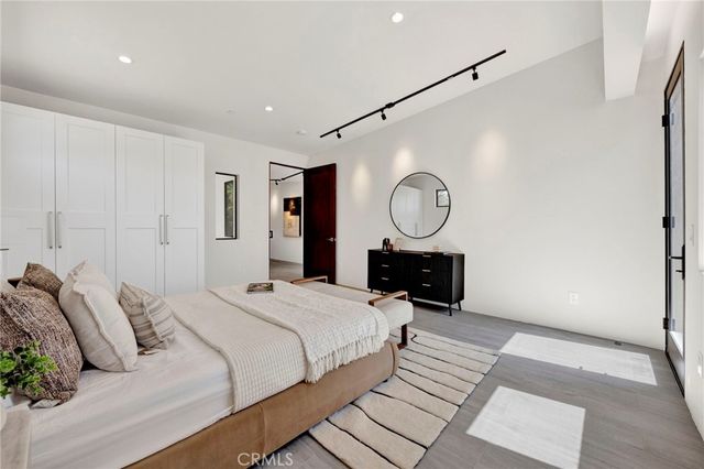 325 W Grandview Avenue, Sierra Madre, CA 91024