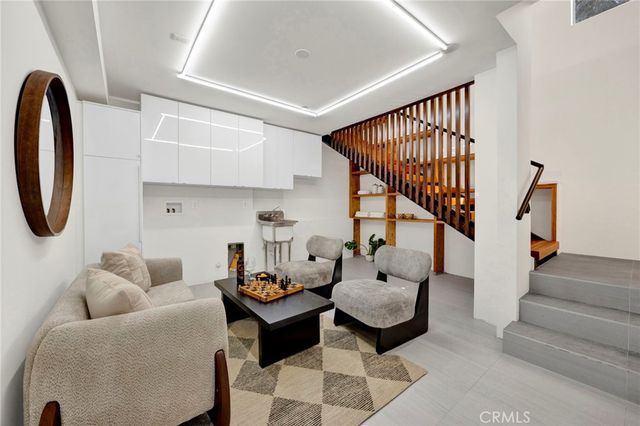 325 W Grandview Avenue, Sierra Madre, CA 91024