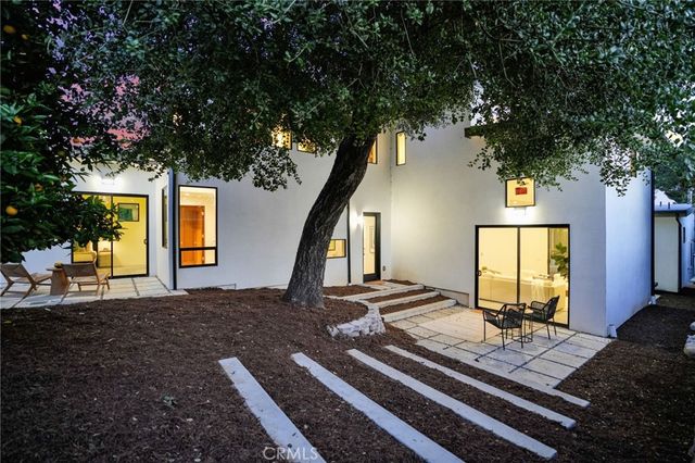 325 W Grandview Avenue, Sierra Madre, CA 91024