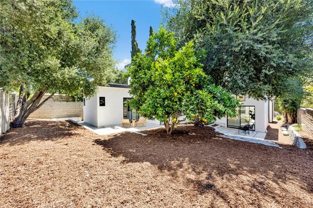 325 W Grandview Avenue, Sierra Madre, CA 91024