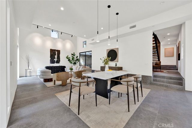 325 W Grandview Avenue, Sierra Madre, CA 91024