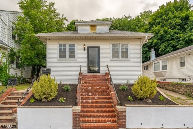 99 Newby Ave, Woodland Park, NJ 07424