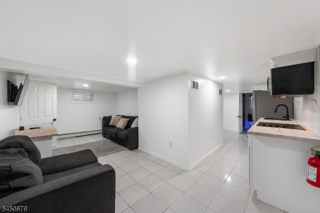 99 Newby Ave, Woodland Park, NJ 07424