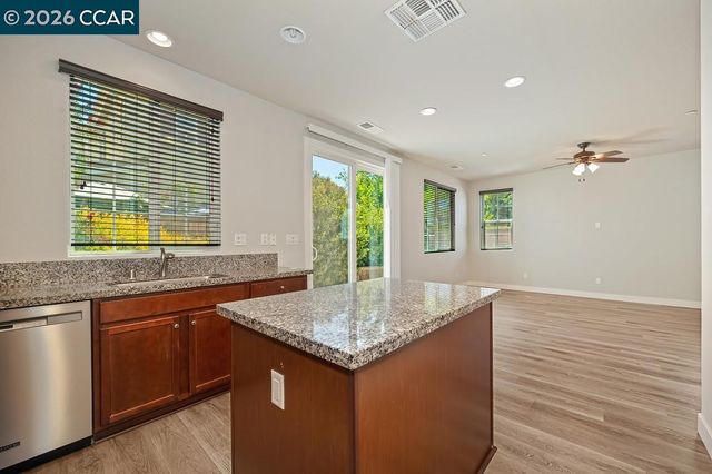 741 Candela Cir, Sacramento, CA 95835