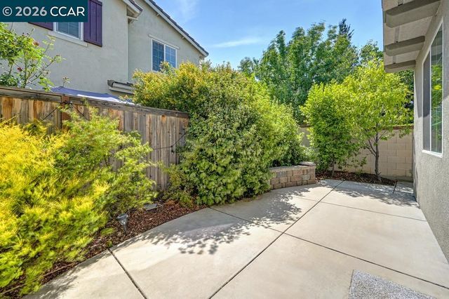 741 Candela Cir, Sacramento, CA 95835