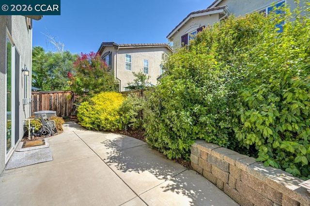 741 Candela Cir, Sacramento, CA 95835