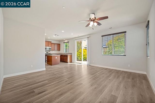 741 Candela Cir, Sacramento, CA 95835
