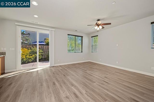 741 Candela Cir, Sacramento, CA 95835