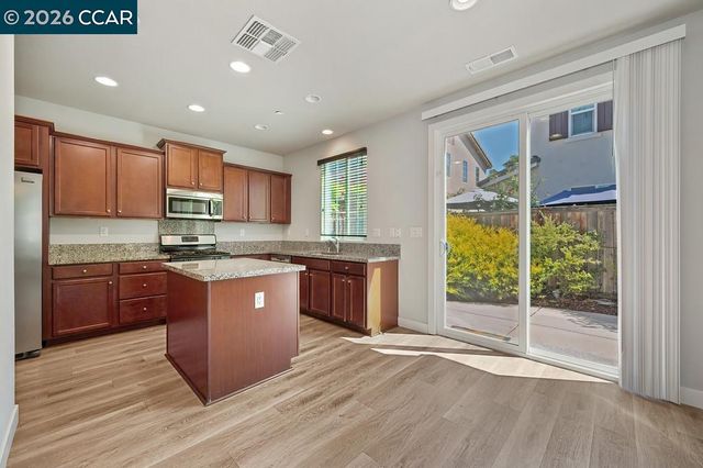 741 Candela Cir, Sacramento, CA 95835