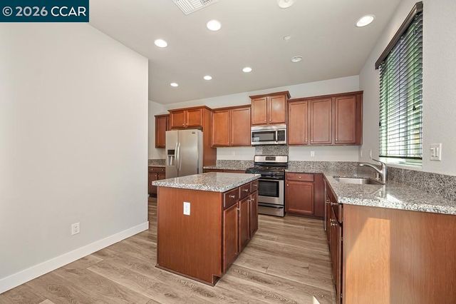 741 Candela Cir, Sacramento, CA 95835