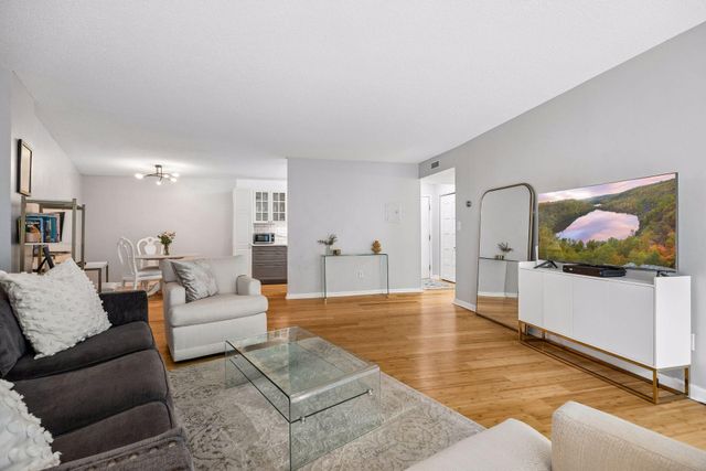 1200 Nicollet Mall 307, Minneapolis, MN 55403