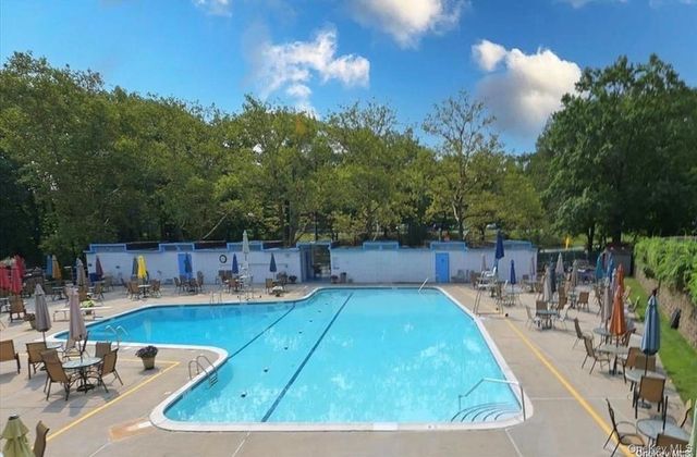 80-35 Springfield Boulevard 2M, Queens Village, NY 11427