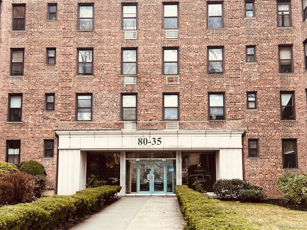 80-35 Springfield Boulevard 2M, Queens Village, NY 11427