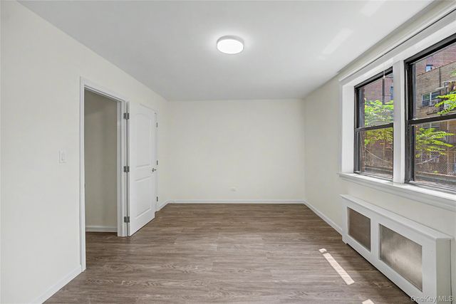 143-36 Barclay Avenue 1H, Flushing, NY 11355