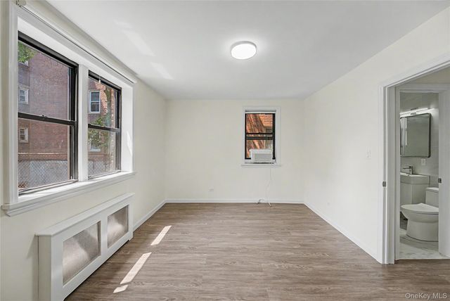 143-36 Barclay Avenue 1H, Flushing, NY 11355