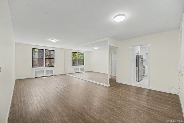 143-36 Barclay Avenue 1H, Flushing, NY 11355