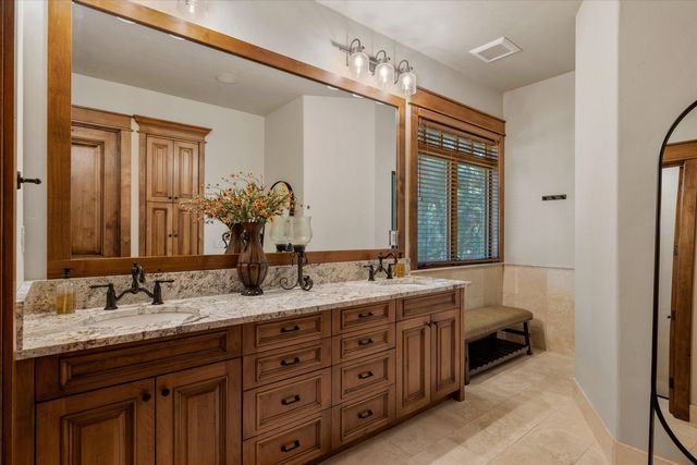 61697 Tam McArthur Loop, Bend, OR 97702