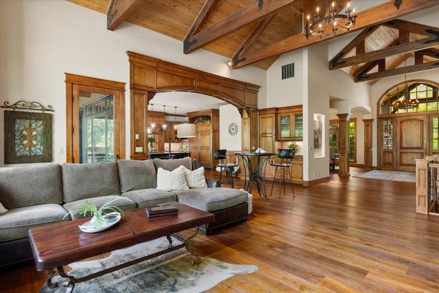 61697 Tam McArthur Loop, Bend, OR 97702