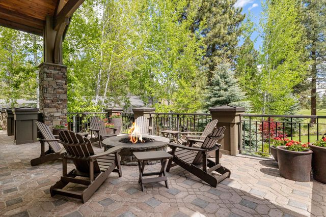 61697 Tam McArthur Loop, Bend, OR 97702