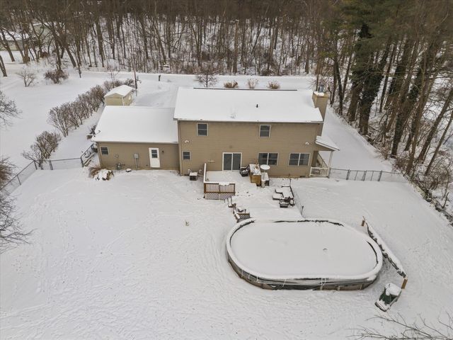 70820 Sunrise Drive, Edwardsburg, MI 49112