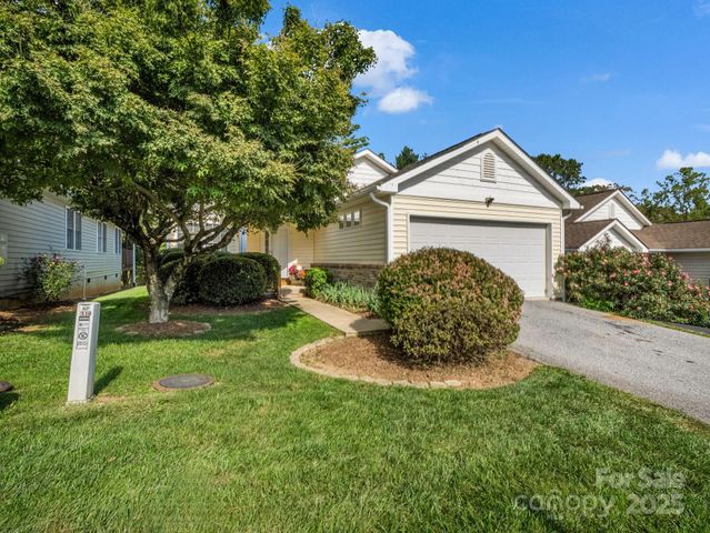 110 Creeks End Circle, Mills River, NC 28759